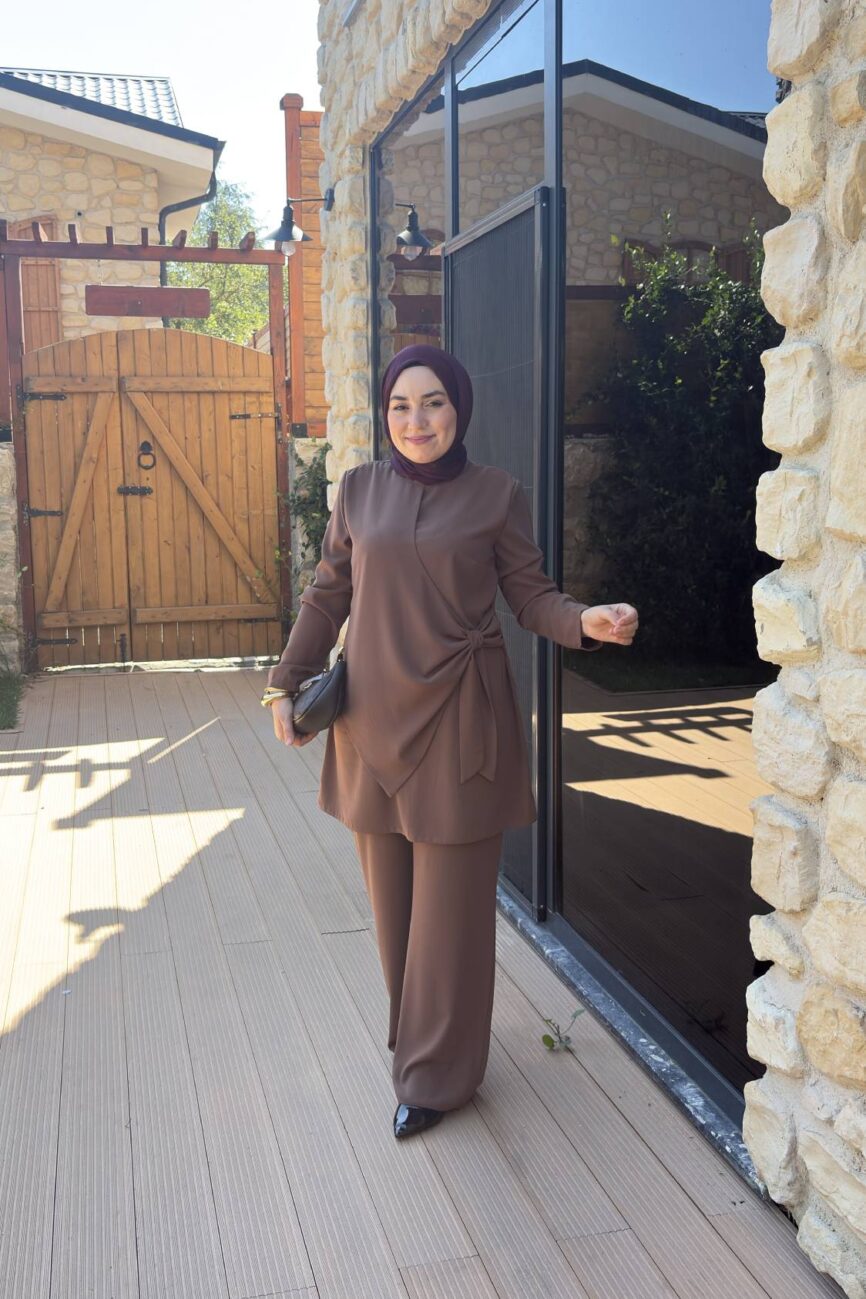 LOREN TAKIM (CAMEL)