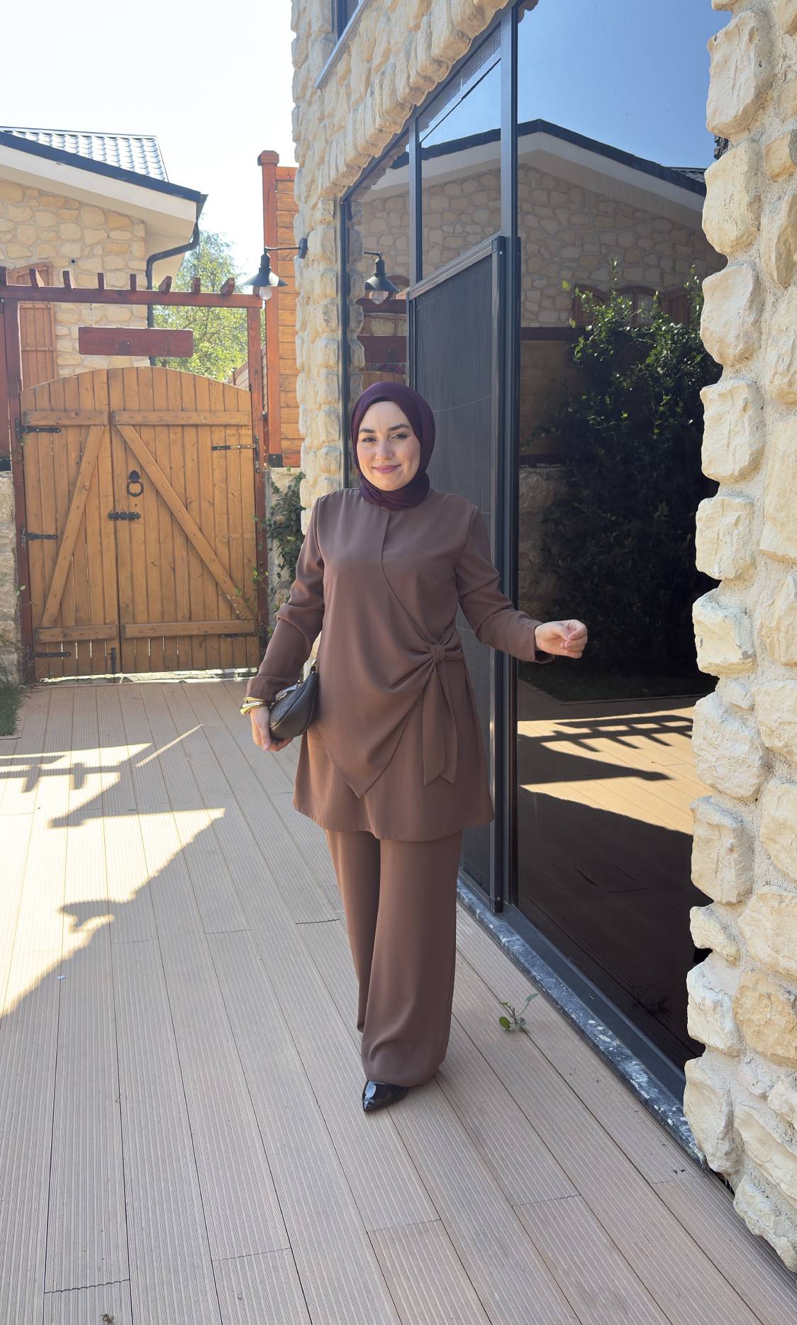 LOREN TAKIM (CAMEL)